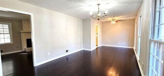 1854 Oak Ridge Way NW in Lawrenceville, GA - Building Photo