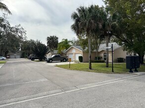 12243 Londonderry Ln in Bonita Springs, FL - Building Photo - Building Photo