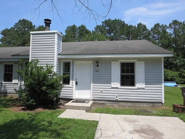 907 Sycamore Pl in Jacksonville, NC - Building Photo