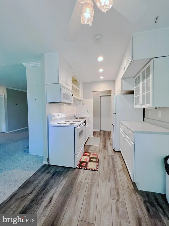 335 E Lancaster Ave Photo