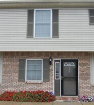 795 E Sherwood Hills Dr in Bloomington, IN - Building Photo