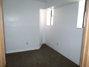 590 Parkview Dr-Unit -201 in Detroit, MI - Building Photo - Building Photo