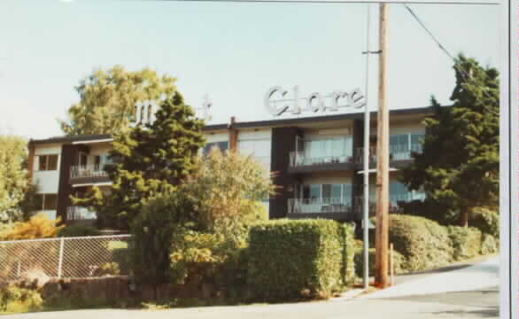 Mont Clare Apartments in Kirkland, WA - Building Photo