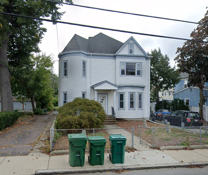 252 Harvard St, Unit 252 in Medford, MA - Building Photo