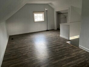 146 E State St in Athens, OH - Foto de edificio - Building Photo