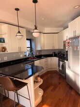 651 N Milwaukee Ave, Unit 301 in Chicago, IL - Building Photo - Building Photo