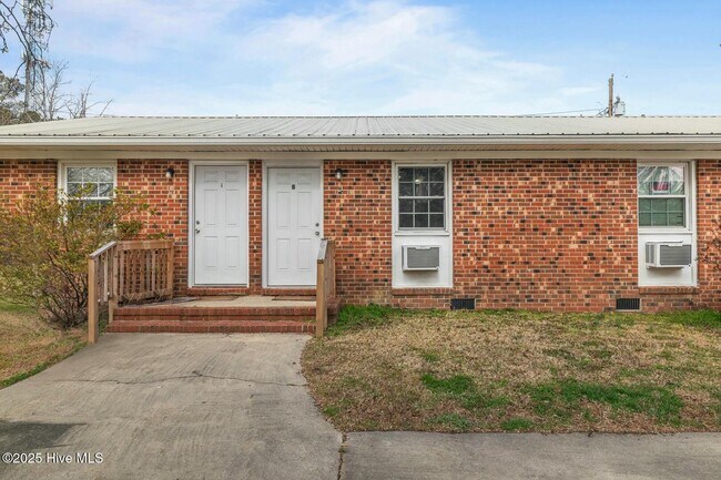 1134 Old Maplehurst Rd in Jacksonville, NC - Building Photo - Building Photo