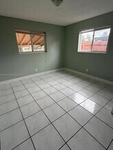 1121 N 74th Way in Hollywood, FL - Building Photo - Building Photo