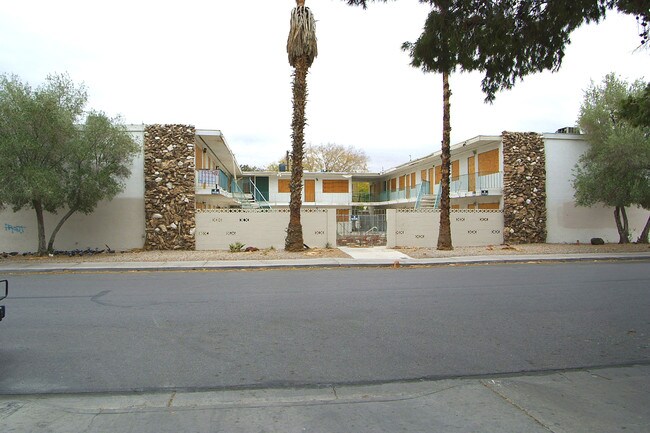 2616 Sherwood St in Las Vegas, NV - Foto de edificio - Building Photo