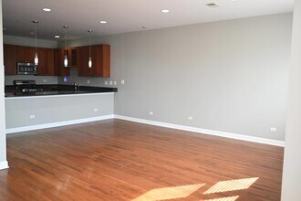 529 N Racine Ave in Chicago, IL - Building Photo - Building Photo