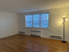 291 Manville Rd in Pleasantville, NY - Building Photo - Building Photo