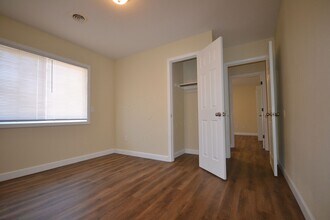 227 W South St in Bolivar, MO - Foto de edificio - Building Photo