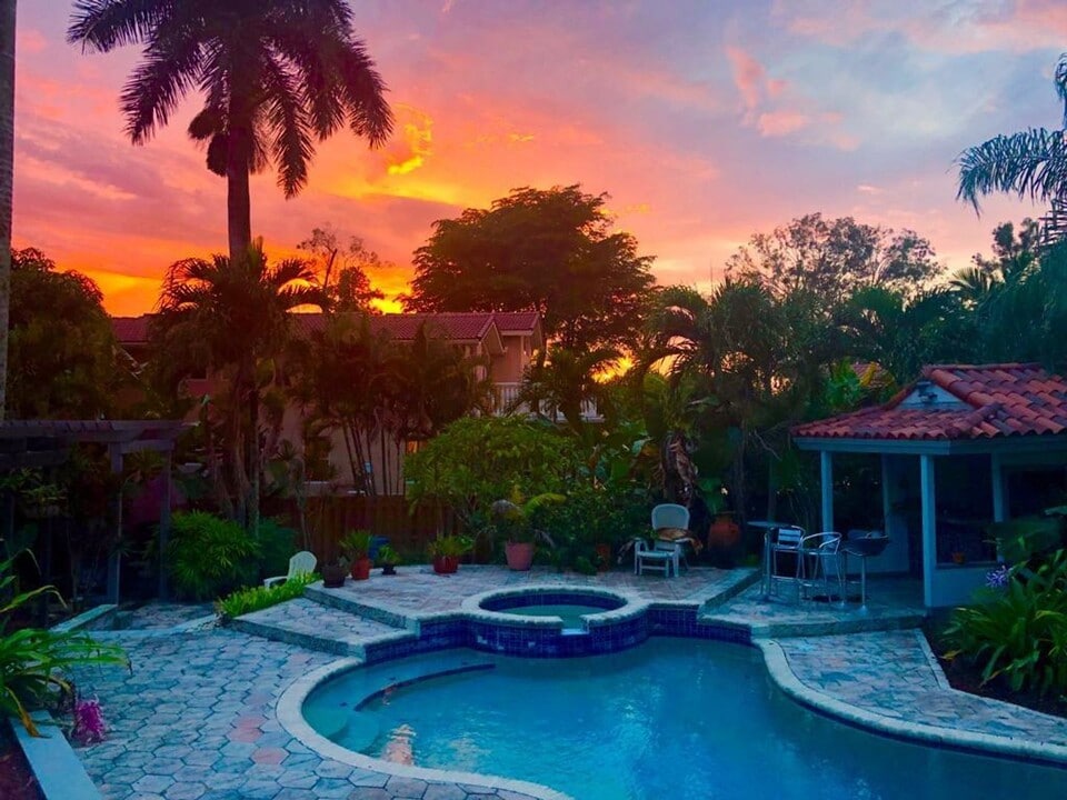 11081 SW 30th Ct in Davie, FL - Foto de edificio