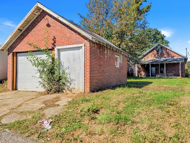 2312 Liberty St in Parkersburg, WV - Building Photo - Building Photo