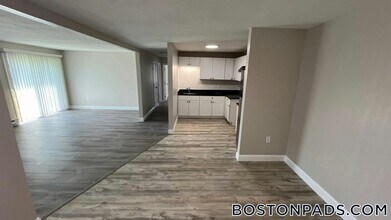 310 Thompson Rd in Webster, MA - Building Photo - Building Photo