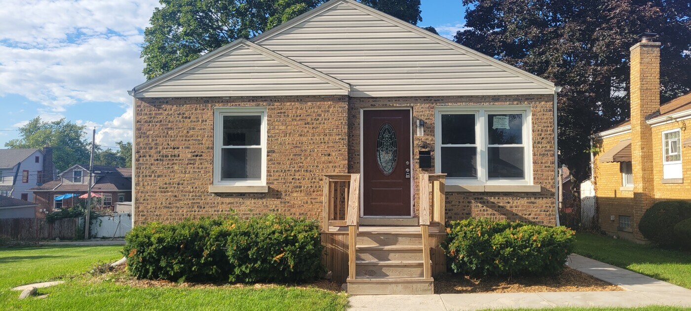 291 W 17th St in Chicago Heights, IL - Building Photo