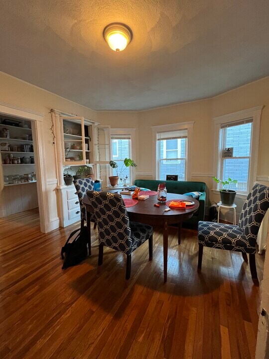 12 Pinkham Rd, Unit 1 in Medford, MA - Building Photo