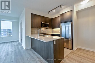 3270 Sheppard Ave E in Toronto, ON - Building Photo - Building Photo