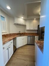 46 Pelican Ln in Redwood City, CA - Building Photo - Building Photo