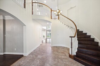 30 Watermill Pl in Sugar Land, TX - Building Photo - Building Photo