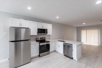 2111 Como St in Port Charlotte, FL - Building Photo - Building Photo