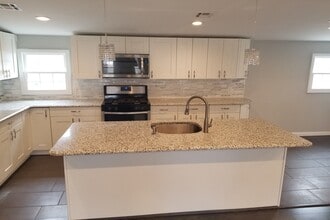 313 Zion Rd in Egg Harbor Township, NJ - Building Photo - Building Photo