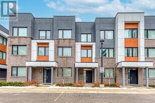 99 Grovewood Common in Oakville, ON - Building Photo