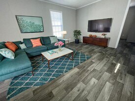 15836 Croatia Dr in Clinton Township, MI - Building Photo