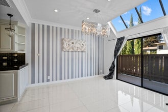 1734 N Verdugo Rd, Unit 7 in Glendale, CA - Foto de edificio - Building Photo