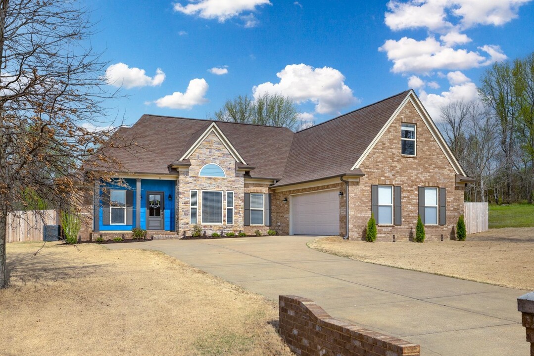 44 Christmas Dr in Atoka, TN - Building Photo
