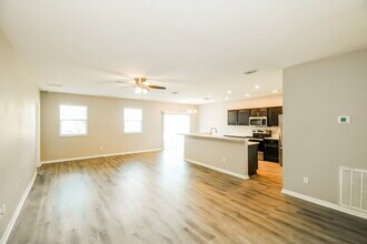 10305 Magnolia Hills Dr in Jacksonville, FL - Building Photo - Building Photo