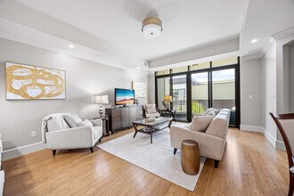9123 Strada Pl in Naples, FL - Building Photo - Building Photo