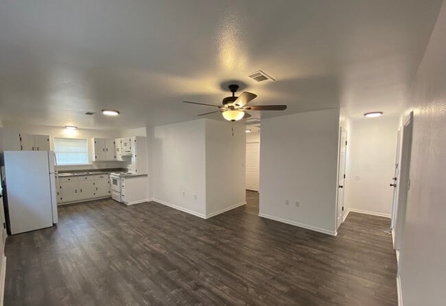 3139 Parish Cemetery Rd, Unit 1 in Orange, TX - Building Photo - Building Photo