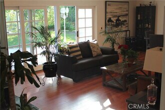 4527 Stark Ave in Los Angeles, CA - Building Photo - Building Photo