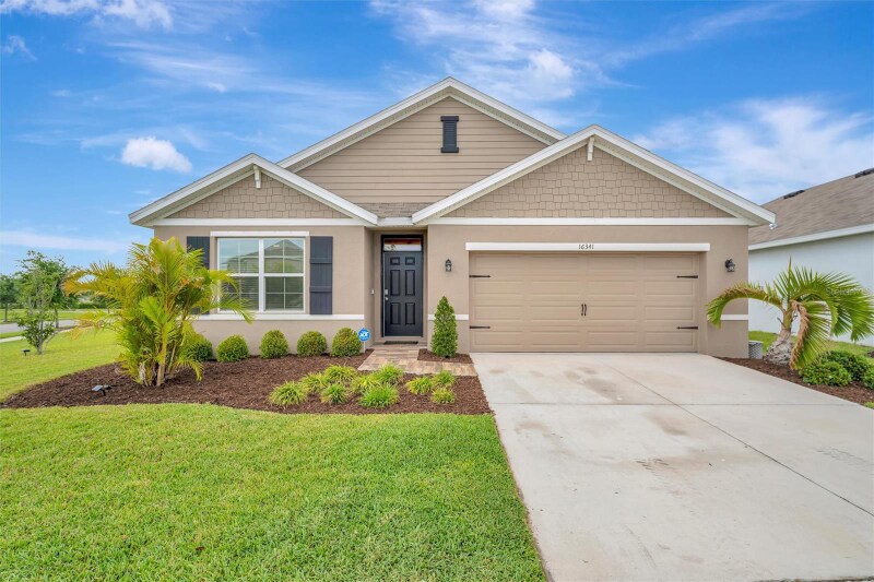 16341 Little Garden Dr in Wimauma, FL - Building Photo