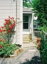 9 Crescent Square in Newton, MA - Building Photo - Building Photo