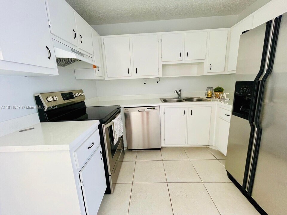 4503 SE Ontario Dr, Unit 1 in Stuart, FL - Building Photo