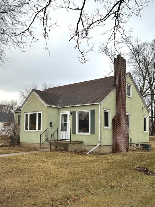 519 Dassel Ave in Ortonville, MN - Foto de edificio