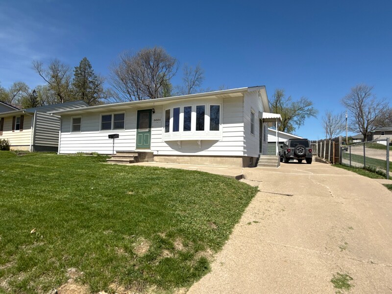 3624 Bel Air Dr SE in Cedar Rapids, IA - Building Photo
