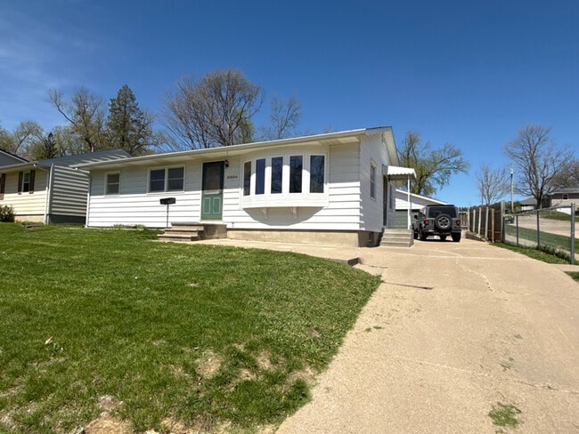property at 3624 Bel Air Dr SE
