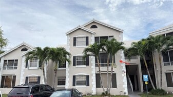 2803 N Oakland Forest Dr in Oakland Park, FL - Building Photo