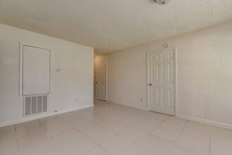 1723 Avenue B in Danbury, TX - Building Photo - Building Photo