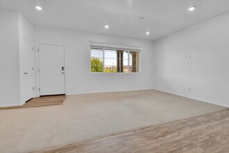 21072 E 60th Ave in Aurora, CO - Building Photo - Building Photo