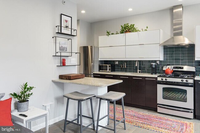 1343 Lombard St in Philadelphia, PA - Building Photo - Building Photo
