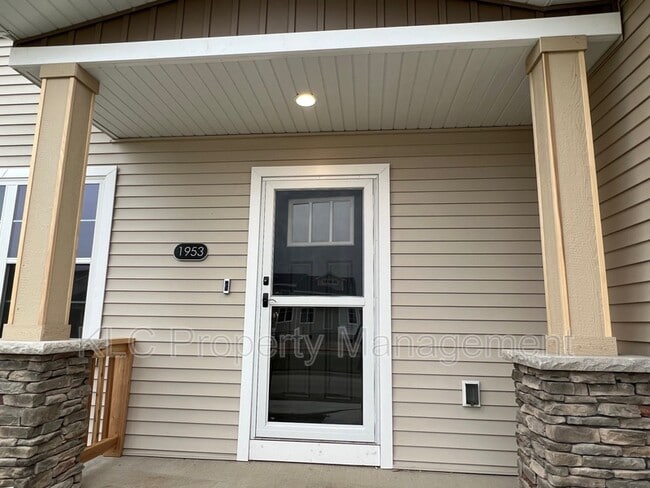 1953 Warrior Ln in Waukee, IA - Building Photo - Building Photo