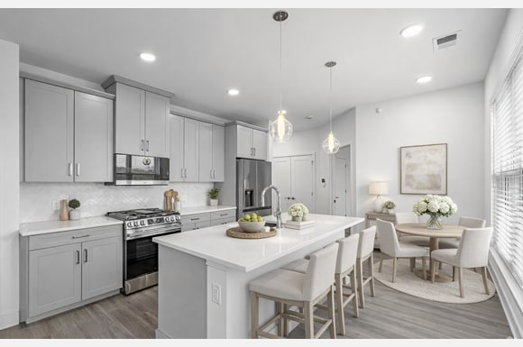 Madison Mall on Main Luxury Apartments