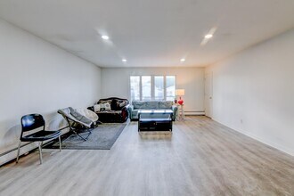 708 Garfield Ave in Jersey City, NJ - Building Photo - Building Photo