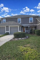 1590 Vineland Cir in Fleming Island, FL - Building Photo