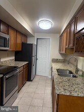 6051 Essex House Square in Alexandria, VA - Building Photo - Building Photo