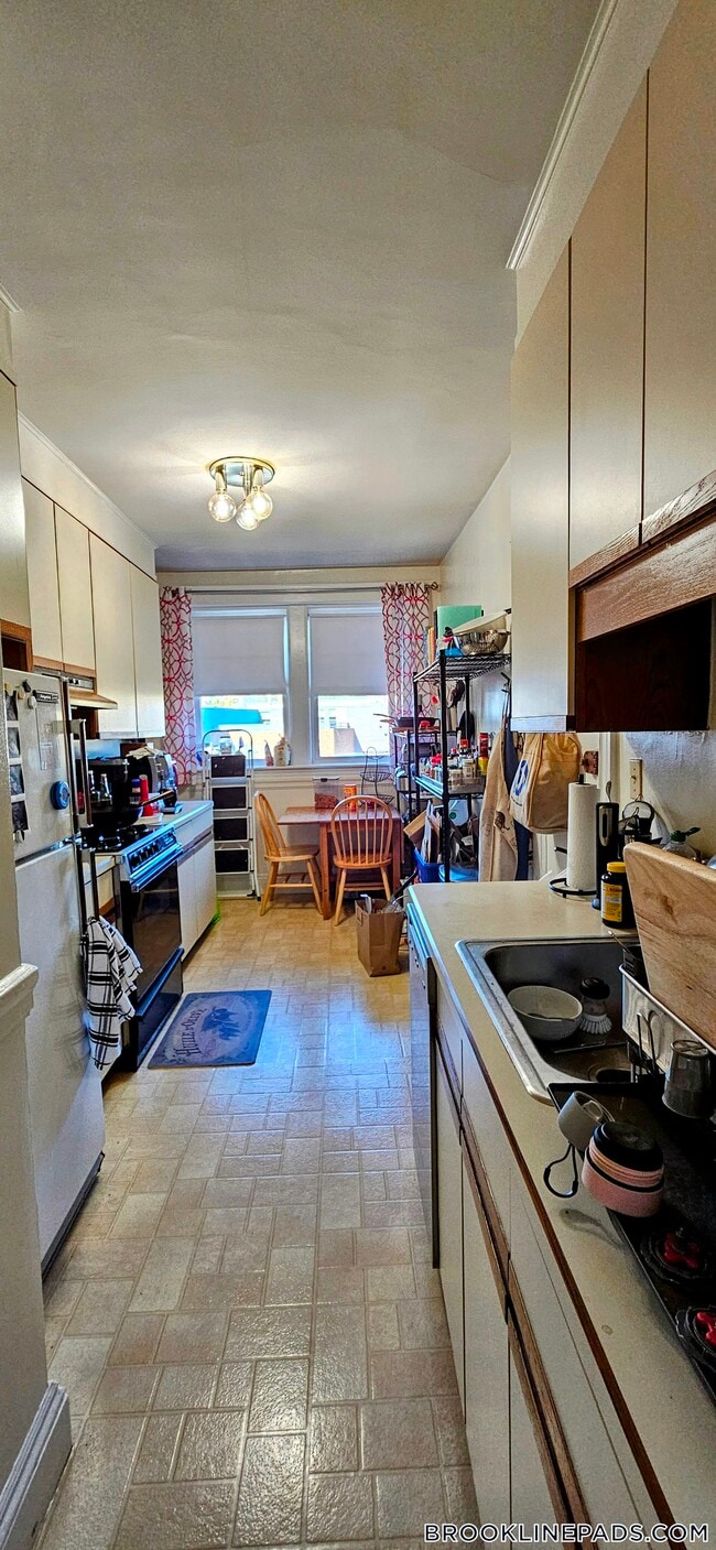 52 Babcock St in Brookline, MA - Building Photo - Building Photo